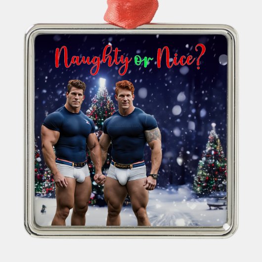 SlipperyJoe's schneebedeckte Weihnachtsbaum Ornament Aus Metall (Vorne)