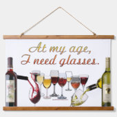 SlipperyJoe's Wine Glasses fermentierter Traubenwe Wandteppich Mit Holzrahmen (Vorne)