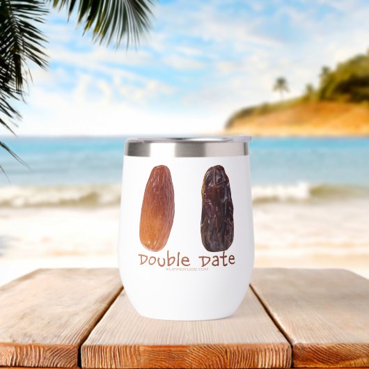 SlipperyJoe's zwei Daten mit zerknitterten Pflaume (Strand)