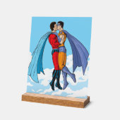 SlipperyJoe's zwei Superhelden küssen Flugwagen Acrylschild (Winkel)
