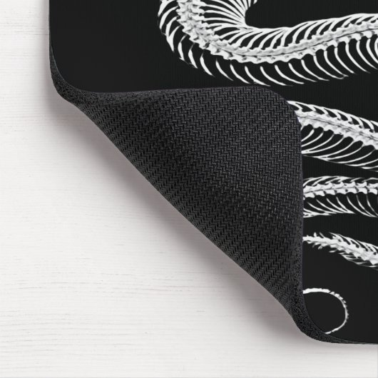 Slithering Snake Skeleton Mousepad (Ecke)