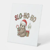 Slo Ho Ho Xmas Sloth Sockelschild (Vorderseite)