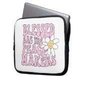 Slogan von Daisy and Peace Makers Laptopschutzhülle (Vorderseite Links)