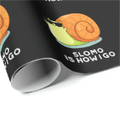 Slomo ist, wie ich funny Snail Puff Dark BG Geschenkpapier (Rolleneckpunkt)