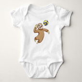 Sloth als Volleyball-Spieler mit Volleyball Baby Strampler (Vorderseite)