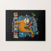 Sloth Autism Awareness hält an Ihrer Einzigartigke Puzzle (Horizontal)