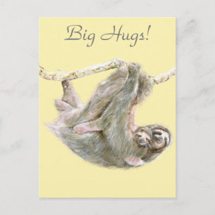 Sloth, Baby mit Mutter, die "Big Hugs" kuschelt Postkarte