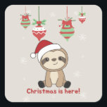 Sloth Christmas Snow Winter Animals Sloths Square Quadratischer Aufkleber<br><div class="desc">Der Faultier für Weihnachten mit Lichtern aus Märchen. Hübsche Tiere mit Geschenken und Schnee für den Urlaub. Auch lustig für Weihnachten im Juli. Slots sind niedliche Tiere und perfekt zu Weihnachten.</div>