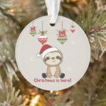 Sloth Christmas Winter Animals Sloths Ornamenes Ornament<br><div class="desc">Der Faultier für Weihnachten mit Lichtern aus Märchen. Hübsche Tiere mit Geschenken und Schnee für den Urlaub. Auch lustig für Weihnachten im Juli. Slots sind niedliche Tiere und perfekt zu Weihnachten.</div>
