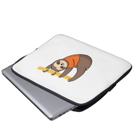 Sloth Hangon Branch mit Orange Laptopschutzhülle (Vorne Knopf)