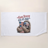 Sloth Hugging Flag 4. Juli Strandtuch (Vorderseite)