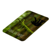 Sloth mit Tennis Racquet im Regenwald Magnet (Linke Seite)