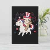 Sloth mit Unicorn für Amerikanische Unabhängigkeit Einladung (Stehend Vorderseite)