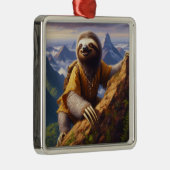 Sloth Mountain Climbing Ornament Aus Metall (Rechts)