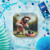 Sloth Mowing Lawn Pappteller (Party)
