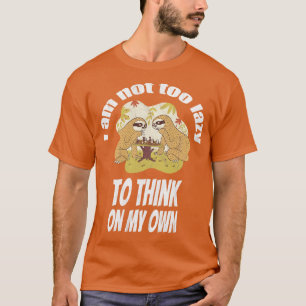 Sloth nicht zu lazy, um an Schach zu denken T-Shirt
