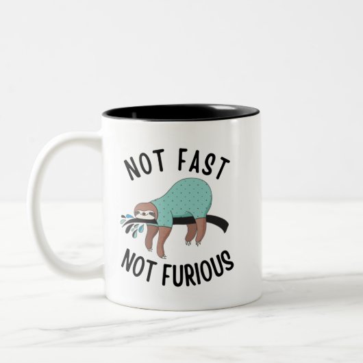 Sloth Not Fast Not Furious Zweifarbige Tasse (Links)