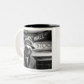Sloth of Wall Street Zweifarbige Tasse (Vorderseite Links)