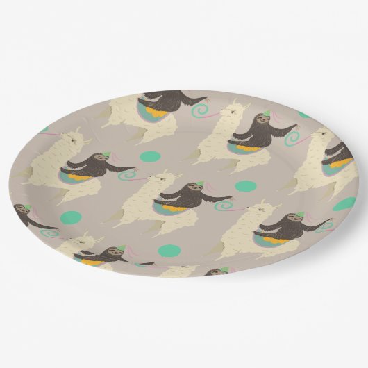 Sloth Riding Llama Gray Birthday Paper Tellers Pappteller (Schrägansicht)