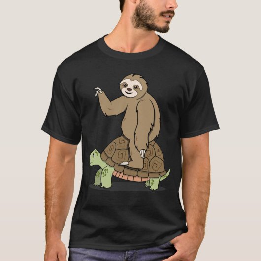 Sloth Riding Turtle Lazy and Slow T-Shirt (Vorderseite)