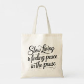 Slow Living | Pastel Snail with Floral Border  Tragetasche (Rückseite)