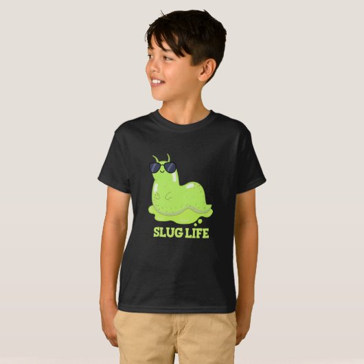 Slug Life Funny Green Slug Pub Dark BG T-Shirt (Vorne ganz)