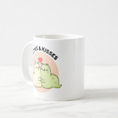 Slugs and Kisses Funny Slug Pun Kaffeetasse (Vorderseite Links)