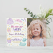 Slumber Party Geburtstag Einladung mit Foto (Stehend Vorderseite)