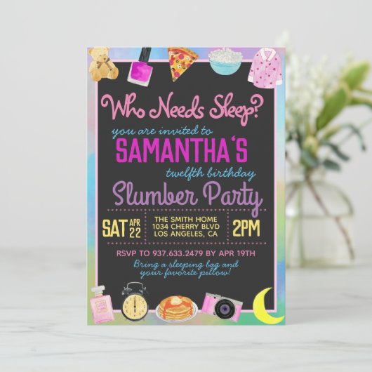 Slumber Sleepover Wer muss schlafen? Einladung (Stehend Vorderseite)