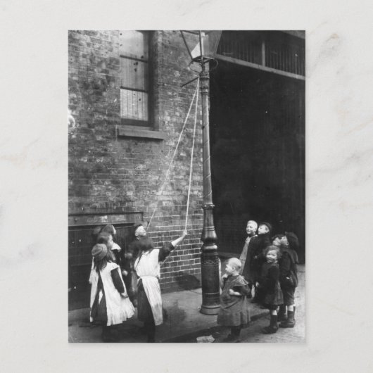 Slums, London, c.1900 Postkarte (Vorderseite)