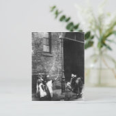 Slums, London, c.1900 Postkarte (Stehend Vorderseite)