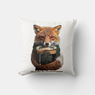 Sly Emerald Fox Toast T-Shirt Kissen