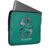SLYTHERIN™ Crosshatched Emblem Laptopschutzhülle (Vorne Rechts)