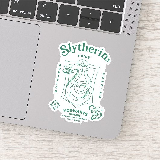 SLYTHERIN™ Pride Ambition Cunning Crest Aufkleber (Detail)