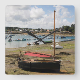 Small Boats   Ploumanac'H, France Quadratische Wanduhr