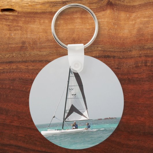 Small Catamaran Sailboat Keychain Schlüsselanhänger (Vorderseite)