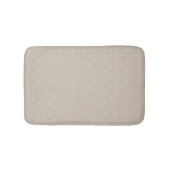 Small White Polka Dot Pattern On Cool Beige Greige Badematte (Vorderseite)