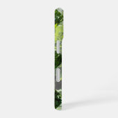Smaragd-Eleganz: Grüne Blätter im Diamantschliff, iPhone 16 Hülle (Rechte Seite)