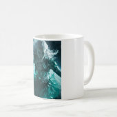 Smaragd-Nebel-Königin – Kosmische Alien-Rüstung  Kaffeetasse (VorderseiteRechts)