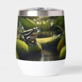 Smaragd Serenität: Ein grüner Frosch am Fluss, (Vorderseite)