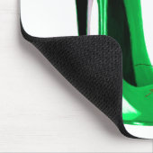 Smaragdgrün-Stilett-Schuh und Schmetterling Mousepad (Ecke)
