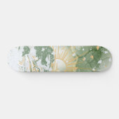 Smaragdgrüne und goldene Marmorseeschwalben Skateboard (Horizontal)