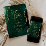 Smarald Green Agate Script Wedding Save the Date Einladung<br><div class="desc">Diese elegante Hochzeit Save the Date zeigt ein Hintergrundbild des smaragdgrünen Aquarelles mit vergoldetem Imitat Glitzer besticht. Der anpassbare Text kombiniert goldfarbene moderne Handschrift,  Copperplate und kursiven Schriftart. Die Rückseite ist mit einem smaragdgrünen und goldgelben Agate Design abgestimmt.</div>