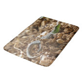 Smarald lizard Salamander auf Erden Badematte (Schrägansicht)