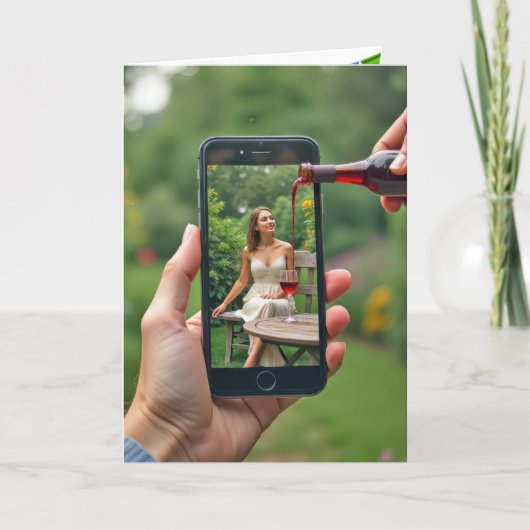 Smartphone-Frau mit Wein Karte (Vorderseite)