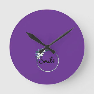 Smile Cara Runde Wanduhr