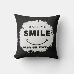 SMILE EMOJI DISIGING IN B&W ON KISSEN