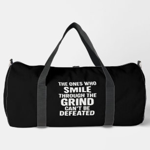 Smile-Grind-Gymnastik-Zitat mit weißem Text Duffle Bag