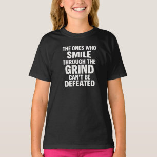 Smile-Grind-Gymnastik-Zitat mit weißem Text T-Shirt