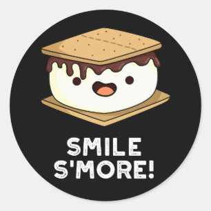 Smile Smore Funny Sweet Food Pun Dark BG Runder Aufkleber